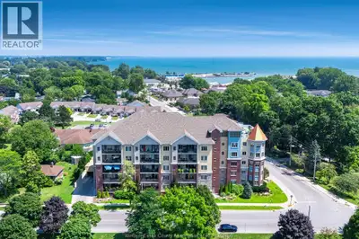 Discover this exceptional 2-bedroom, 2-bathroom condo, perfectly positioned to capture stunning view...