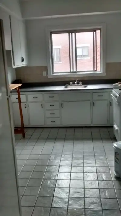 Villeray Grand 4 1/2 (en face du parc villeray)