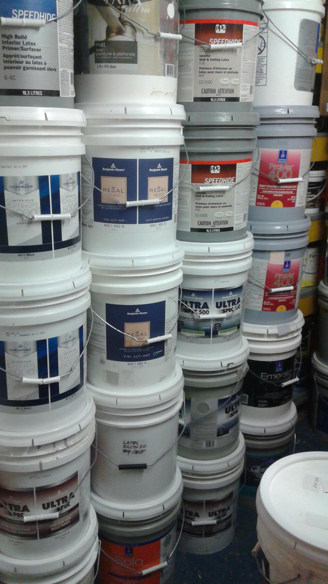 lots  peintures couleurs 18.9 litres (5 gallons) pour export dans Peinture et matériel  à Ville de Montréal - Image 3