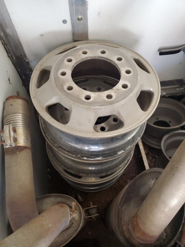 Flatbeds and International Truck parts in Cars & Trucks in Cambridge - Image 4