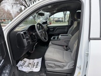 Welcome to Murray Buick GMC - Penticton Take on the day with our 2018 Chevrolet Silverado 1500 Custo... (image 8)