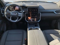 The GMC Acadia provides comfort, style and safety combined with flexible space and cargo capacity. K... (image 9)