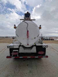 Low HRS, LOW KMS 2019 Peterbilt 348 Tandem Hydrovac Camex Smartvac Hydro Vac non-code KMS: 63,933 HR... (image 6)