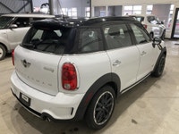 Le MINI Countryman 2015 version S AWD AUTOMATIQUE CUIR CRUISE A/C offert chez AutoStudio 72 à Mirabe... (image 3)