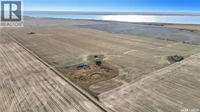Located just one hour from Regina and only 18 minutes to Strasbourg, this half section (320 acres) o...