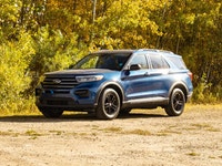 The 2020 Ford Explorer XLT, brings together comfort, technology, and confidence in one stylish SUV.... (image 2)
