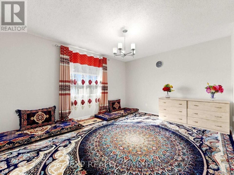 4+1 Bedroom Detached Home for Sale in Whitby | In-Law Suite, photo 4 of 6