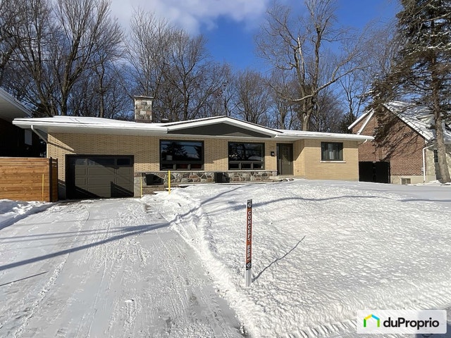 $739,000 - Bungalow for sale in St-Hyacinthe — photo 1