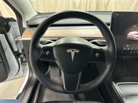 This stunning TESLA MODEL 3 is a perfect mix of modern style and cutting-edge technology. Boasting a... (image 9)