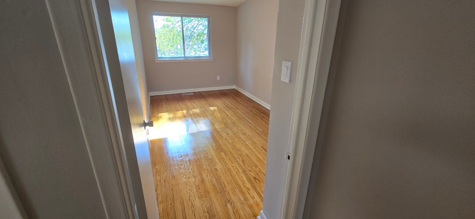 Spacious 3 bedroom + den townhouse $3,095/month 5
