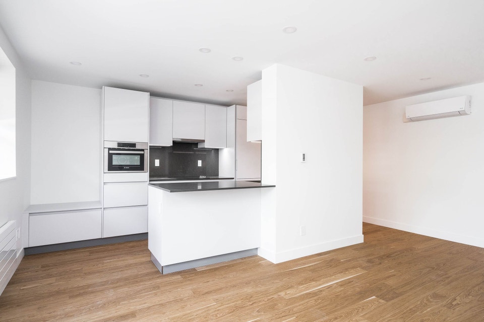 Renovated one bedroom - ID 560 4