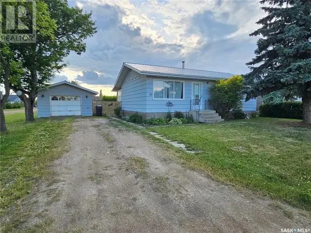 113 1st STREET SW Goodsoil, Saskatchewan630066637523231216
