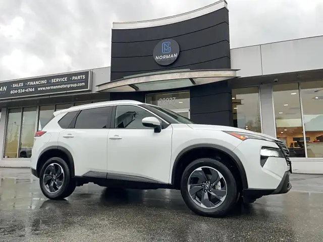 2025 Nissan Rogue AWD SV Moonroof in Cars & Trucks in Delta/Surrey/Langley - Image 2