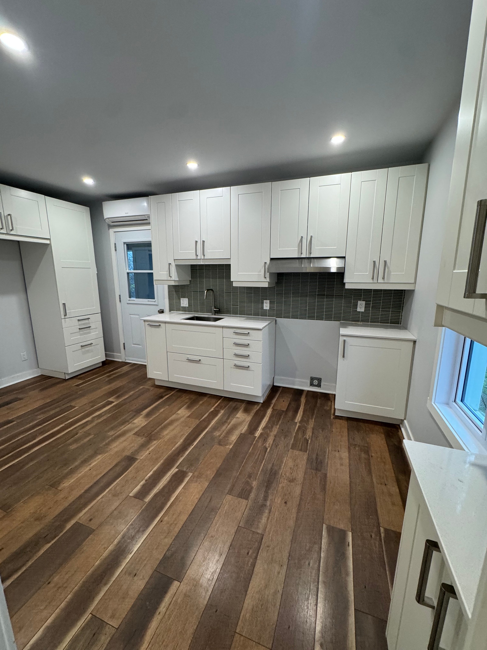 2990 Grand Boulevard — photo 2