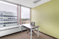 Find office space in Complexe Dix 30 for 1 person