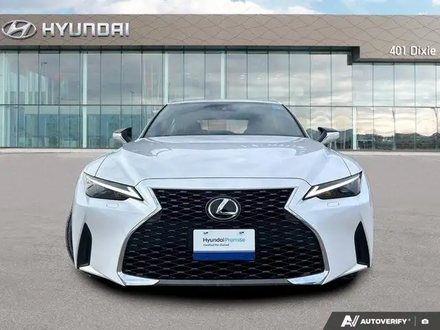 2025 Lexus IS 300 Awd | Leather | Sunroof | Accident Free in Cars & Trucks in Mississauga / Peel Region - Image 9