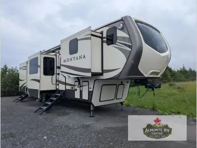 This Keystone Montana fifth wheel model 3820FK features a front raised kitchen that will make you fe...