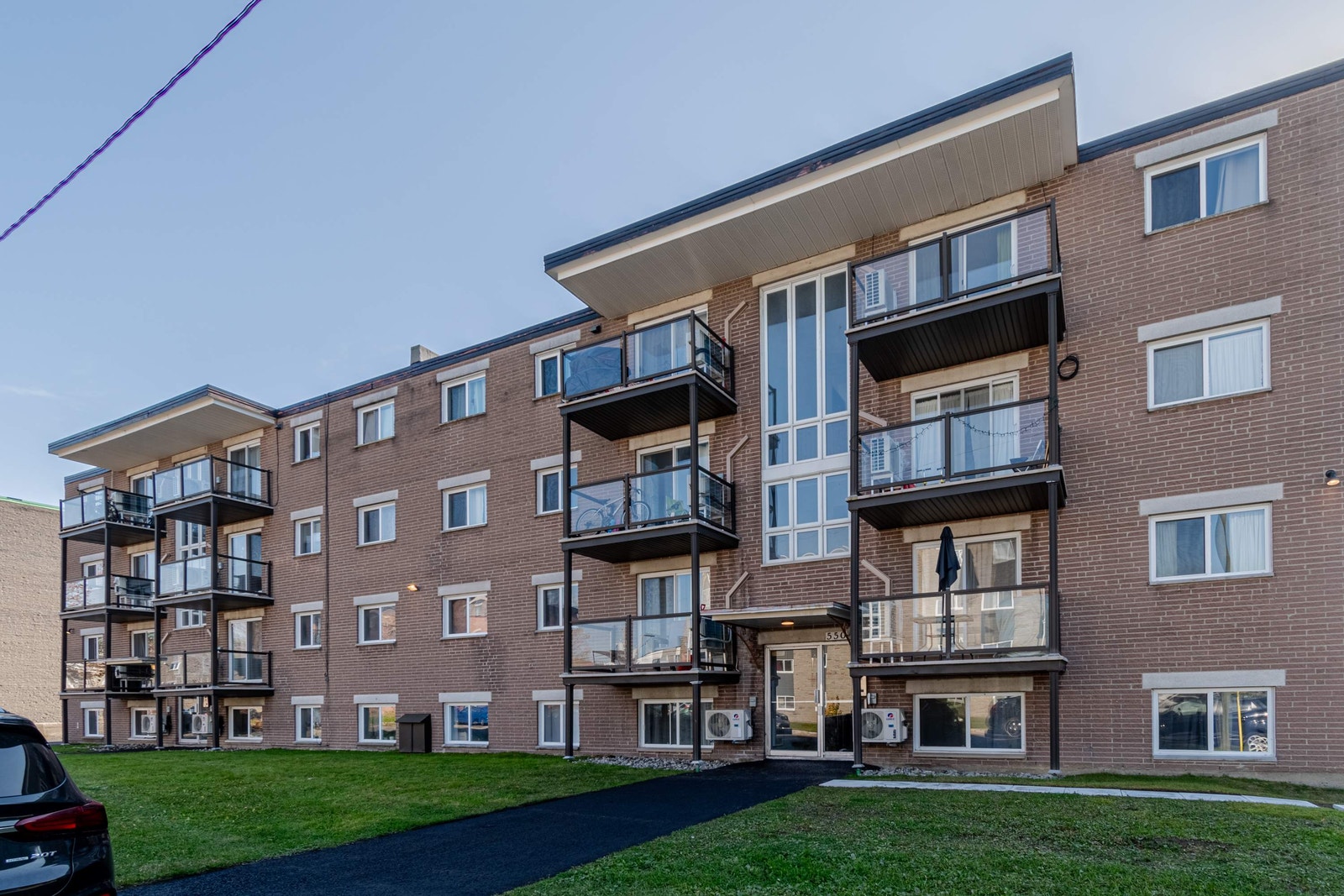 3 CH - 1 SDB - Québec - $1,870 /mo — photo 1