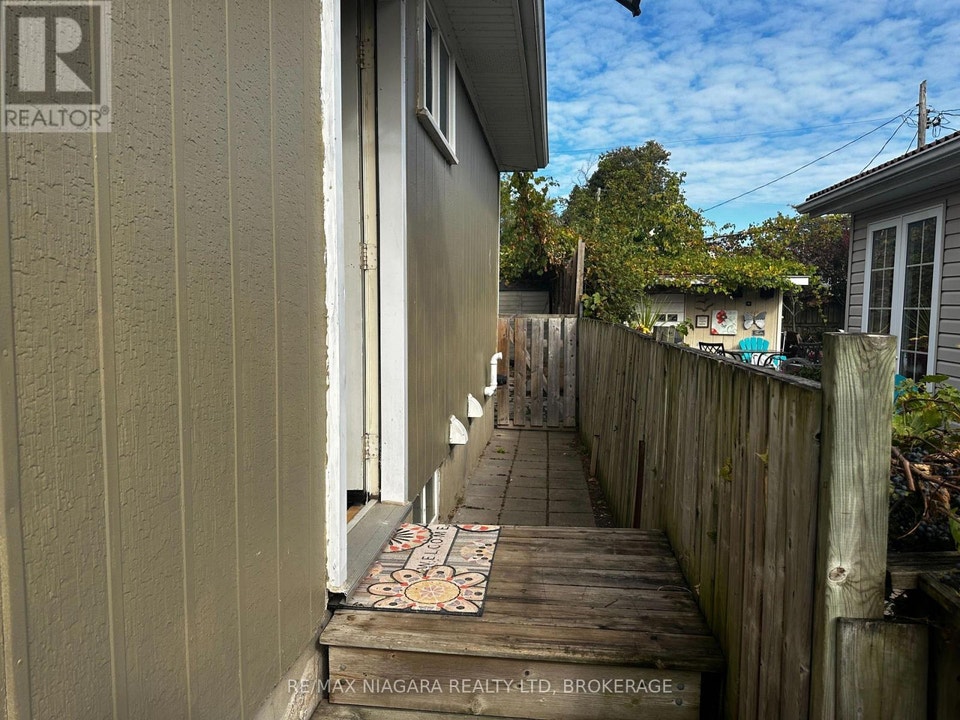 LOWER - 43A BEACHAVEN DRIVE St. Catharines (Port Weller), Ontari 2