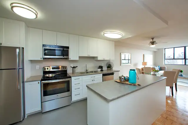 190 CityView 2 Bdrm. Apt. for Rent Clark/Dixie Brampton in Long Term Rentals in Mississauga / Peel Region - Image 7