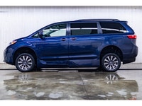 **ACCIDENT FREE - MECHANICALLY CERTIFIED** 33,964 KM This 2019 Toyota Sienna XLE Wheelchair Van is p... (image 1)