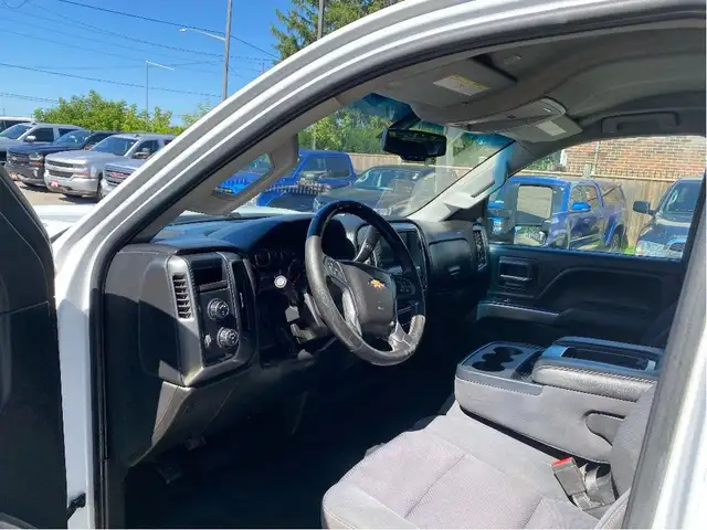 2018 Chevrolet SILVERADO 2500HD LT, Duramax Diesel, No Accidents in Cars & Trucks in London - Image 18