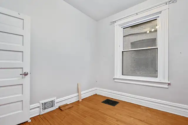 230 Percy Street - 2 Bedroom Lower Unit - Move-In Ready! - 2 Bed in Long Term Rentals in Ottawa - Image 11