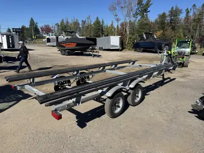 7JHBS2210R2111126 CAPACIT? DE 3000 LBS. Vehicle Information Provided by autoTRADER.ca .