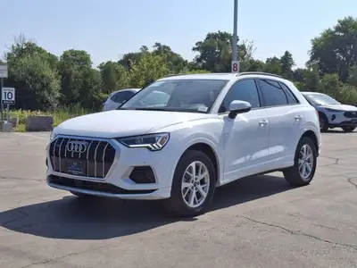 Look at this certified 2025 Audi Q3 Komfort 40 AWD | Leather | Sunroof | Heated Seats | CarPlay | Re...