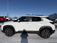 . Engine: Gas I3 1.3L/ (image 1)