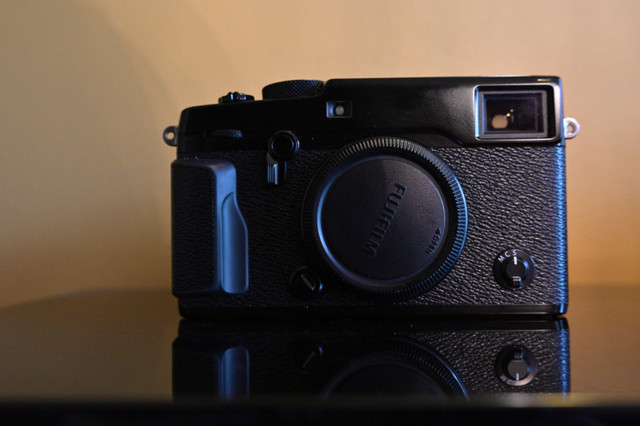 Fujifilm X-Pro 2 Mirrorless Digital Camera(10 shutter count) dans Appareils photo et caméras  à Longueuil/Rive Sud - Image 2