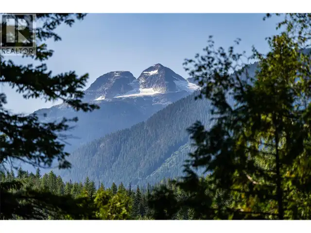 1750 Highway 23 South Highway S Revelstoke, British Columbia in Houses for Sale in Revelstoke - Image 17