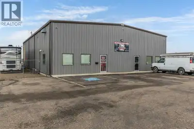 4,800 square foot building for lease, located in Brier Park Industrial area of Medicine Hat. The bui...
