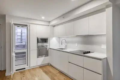 Renovated Akelius studio apartment for rent. Located near Sherbrooke and Peel in the Downtown - McGi...