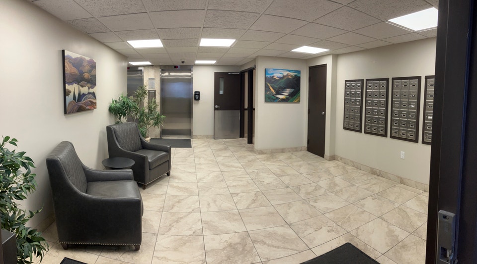 Derby Lane Apartments - 1 Bedroom, 1 Bath Deluxe Apartment for R 5