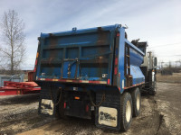 2015 Automatic WorkStar 7600 low kms N13 engine - optional plow