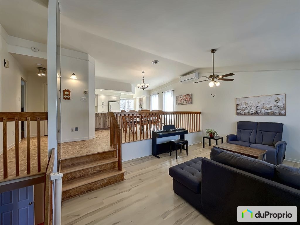 $648,000 - Bungalow for sale in Ste-Catherine — photo 2