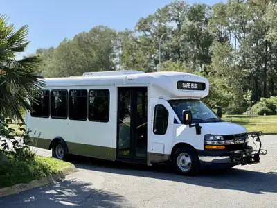 2020 Chevrolet Express 4500 Bus Wheelchair Ramp 22 Passenger Including Driver Backup Camera Master B...