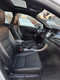 2017 Honda Accord – Backup Camera | Side Mirror Camera | Mileage: 171,179 km Automatic Transmission... (image 9)