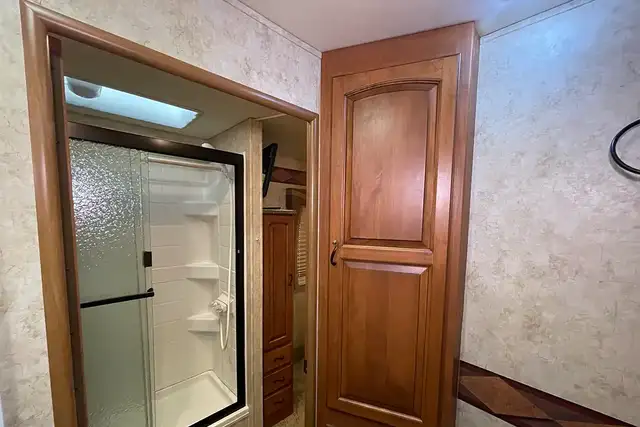 2010 Jayco Greyhawk 31GS - Pre-Owned Class C Motorhome in RVs & Motorhomes in Red Deer - Image 29