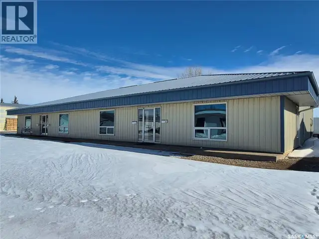 24 12th STREET NE Weyburn, Saskatchewan in Commercial & Office Space for Sale in Regina - Image 3