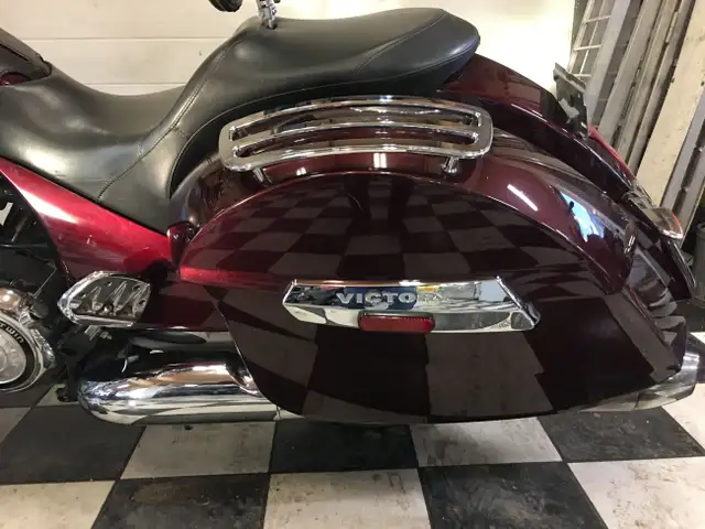 2010 Victory Cross Roads TOURER FOR SALE...$ 6,500. PLUS GST in Sport Touring in Calgary - Image 5