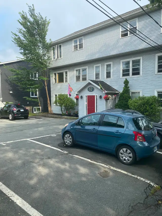 1+ BEDROOM SEPTEMBER 1ST $1750.
