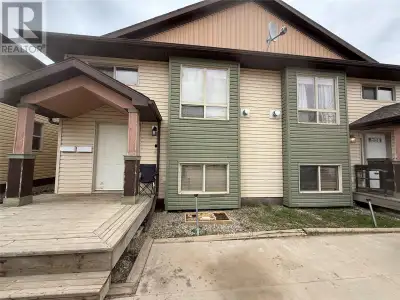 LOW-MAINTENANCE HALF DUPLEX WITH SUITE! This property features two self-contained units—perfect for...