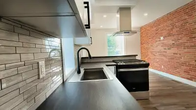 1- Bedroom boutique style apartment. Private and quiet. Brick!