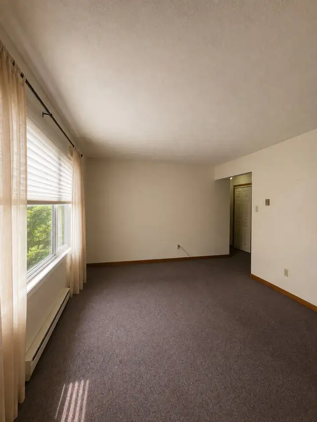 2 Bedroom for Rent on Lake St | Parking Included | Peterborough in Long Term Rentals in Peterborough - Image 4