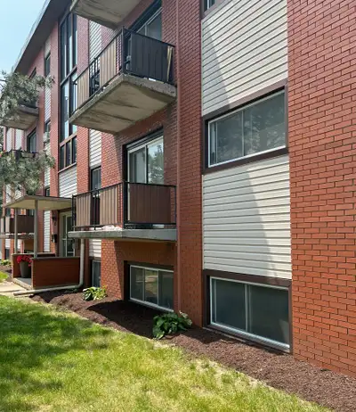 Are you looking for a building in a quiet, mature neighbourhood that is clean and secure? Hugo Place...