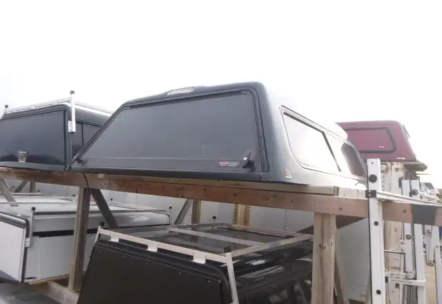 2009 - 2014 Ford F150 6'6 W6 Green Gem Leer180 Truck Cap in Other Parts & Accessories in Kitchener / Waterloo - Image 2