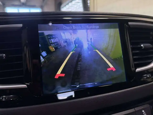 2017 Chrysler Pacifica Touring-L6041281303471820810