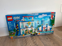 Neuf- Lego Police Training Academy 60372 se vends 130$ plus taxe Sherbrooke Québec Preview